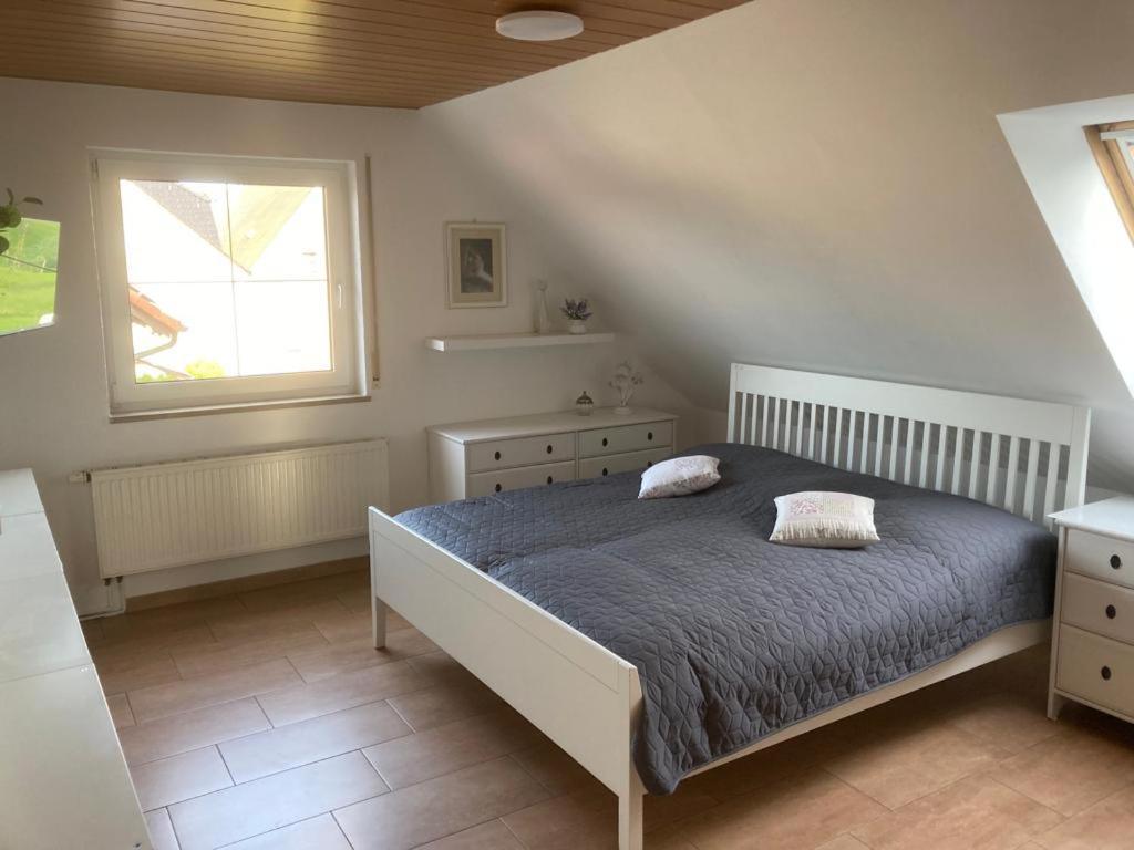 Gaestezimmer Zum Waldsachsener Grund Meerane Exterior photo